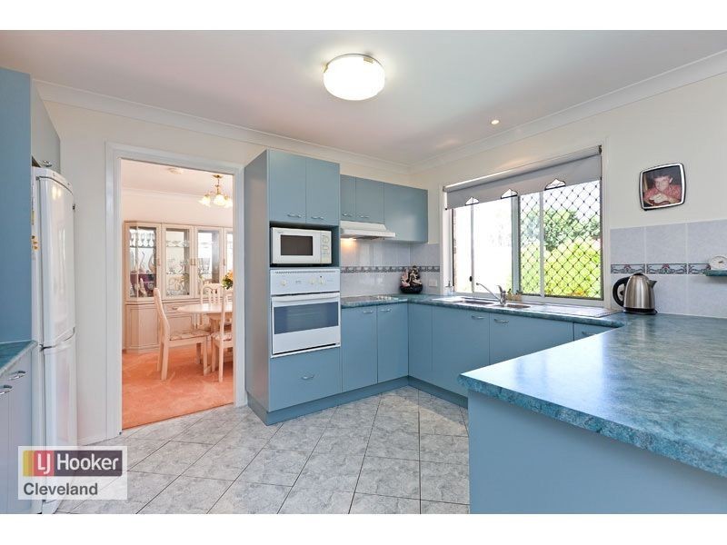 16 Montrose Place, Redland Bay QLD 4165