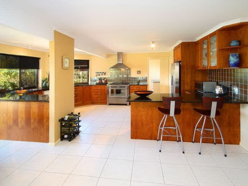 5 Bollard Court, Raby Bay QLD 4163