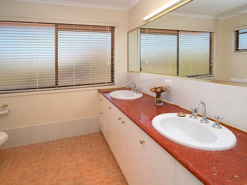 5 Bollard Court, Raby Bay QLD 4163