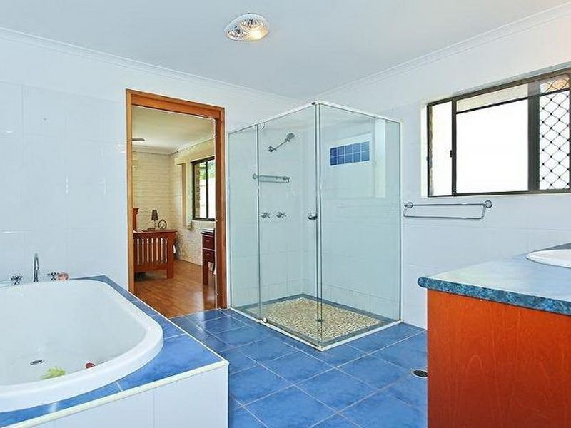 136 Passage Street, Cleveland QLD 4163