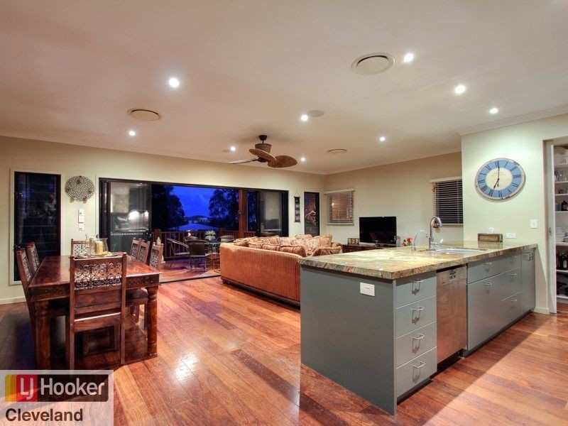 2 Raby Esplanade, Ormiston QLD 4160