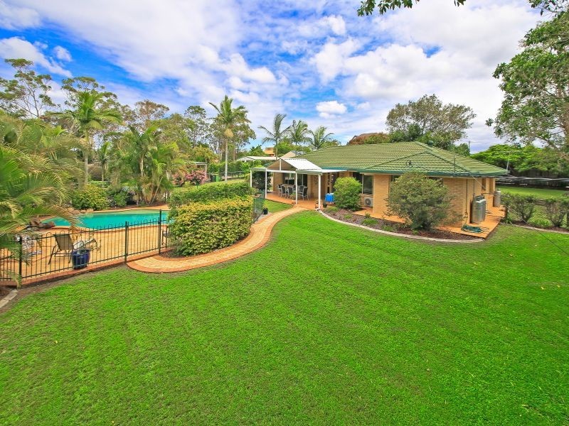 9 Watsonia Street, Redland Bay QLD 4165