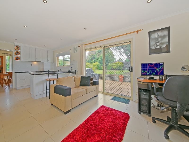 9 Watsonia Street, Redland Bay QLD 4165