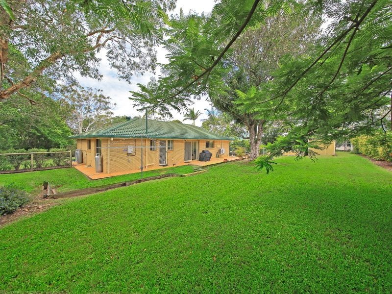 9 Watsonia Street, Redland Bay QLD 4165