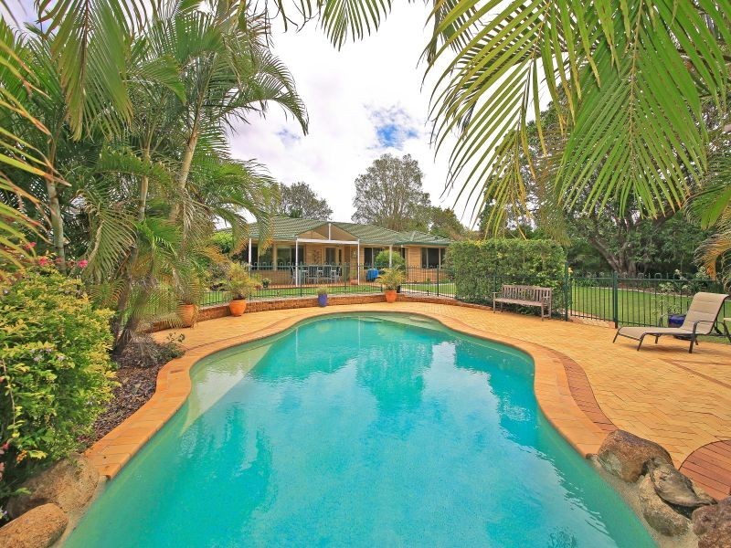 9 Watsonia Street, Redland Bay QLD 4165