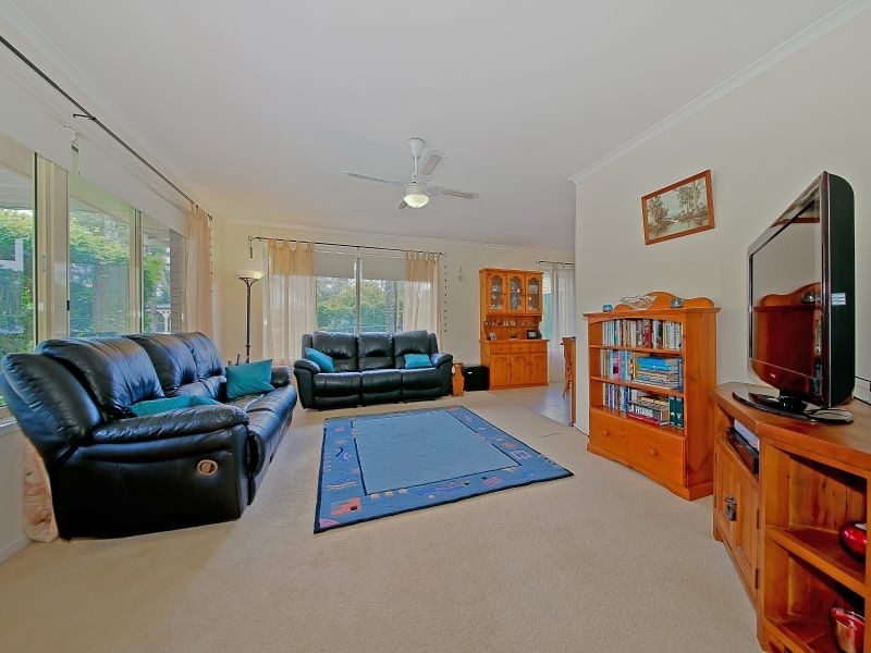 9 Watsonia Street, Redland Bay QLD 4165