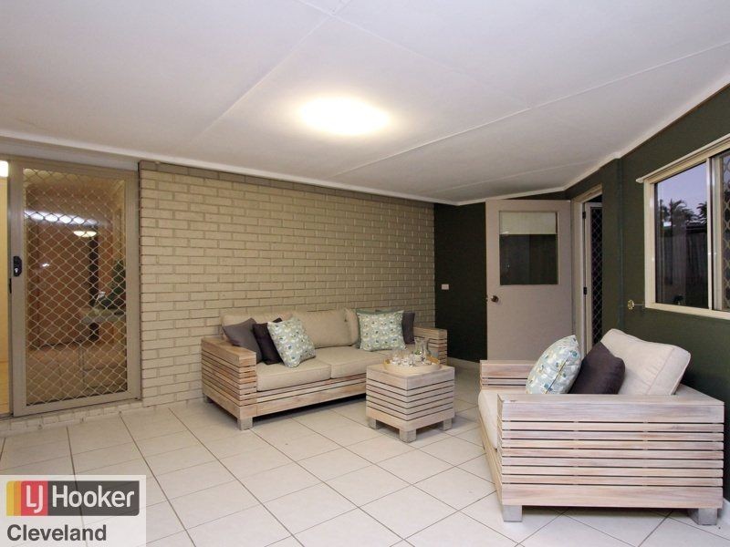 24 Federation Drive, Hillcrest QLD 4118