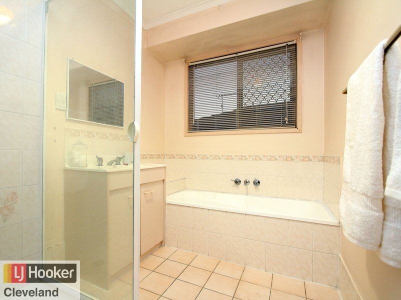 24 Federation Drive, Hillcrest QLD 4118
