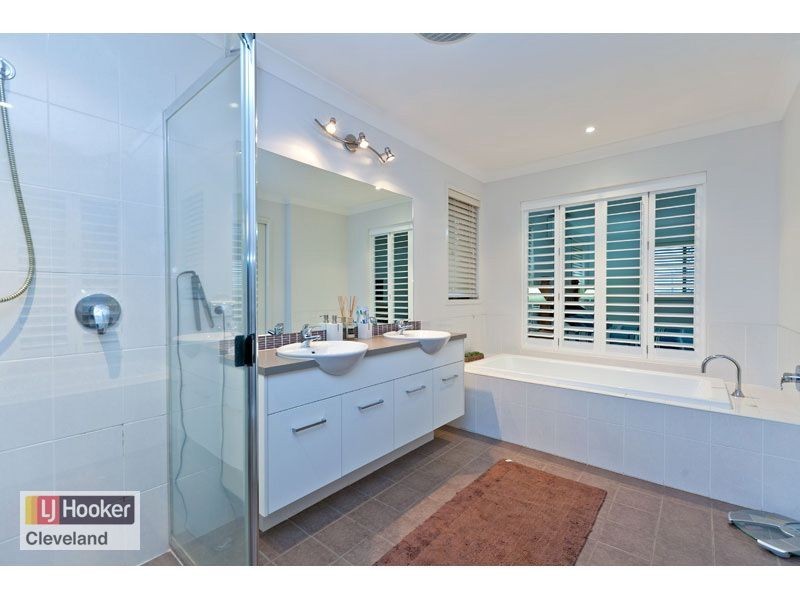 11 Baychester Place, Wakerley QLD 4154