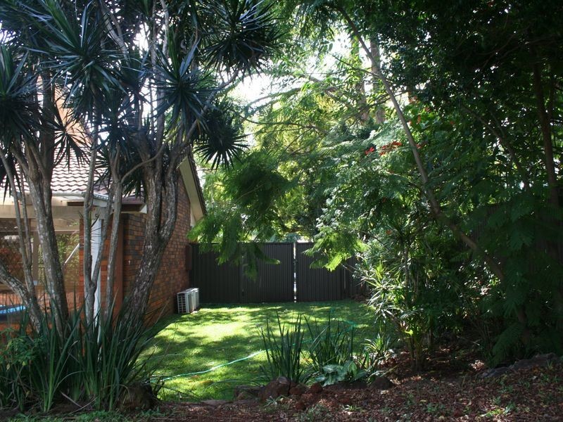 14-16 Angela Crescent, Cleveland QLD 4163