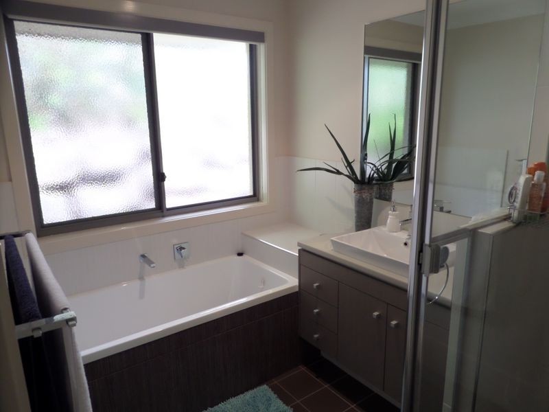 72 Denham Bvd, Redland Bay QLD 4165