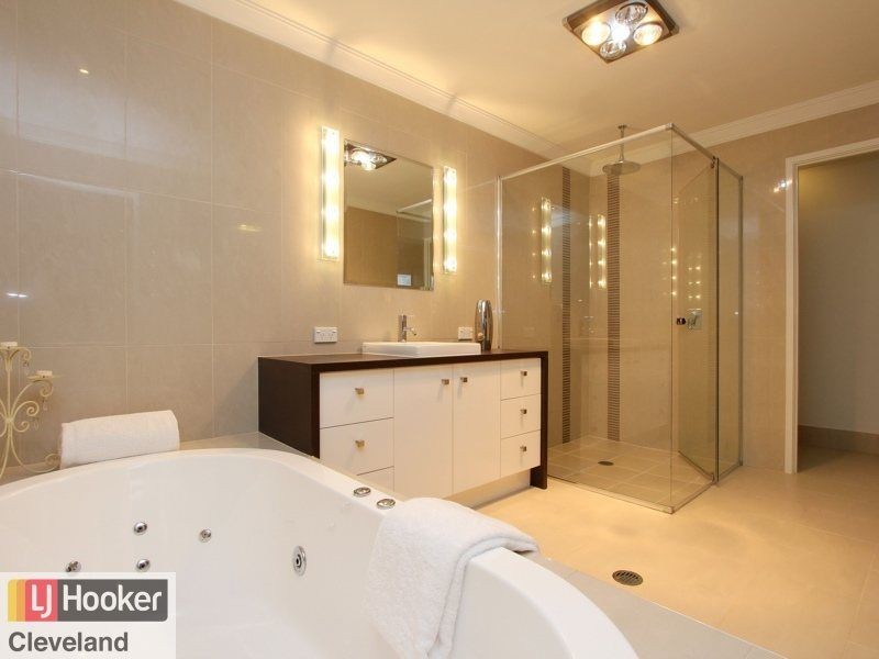 4 Raby Esplanade, Ormiston QLD 4160