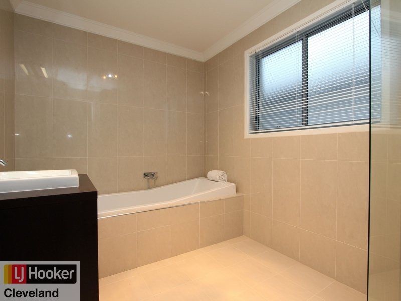 4 Raby Esplanade, Ormiston QLD 4160