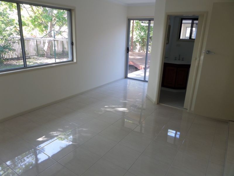 16 Magnolia Pde, Victoria Point QLD 4165