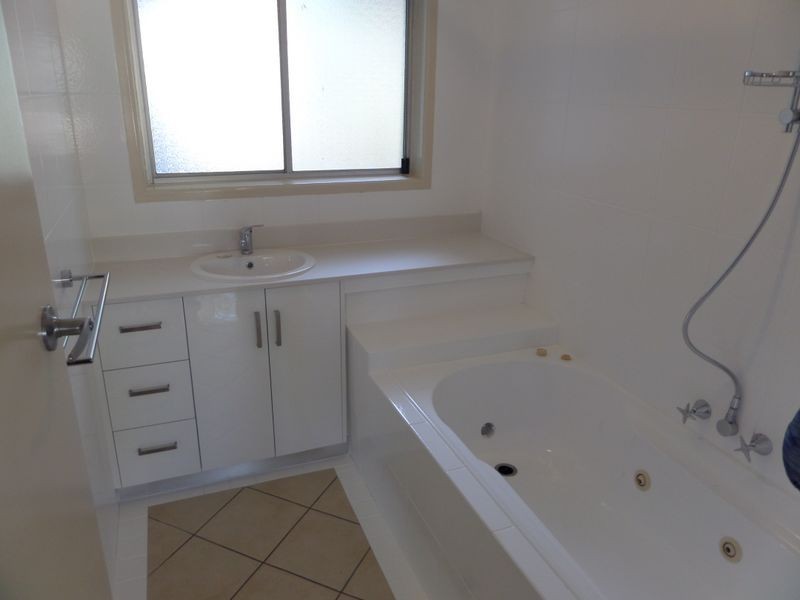 16 Magnolia Pde, Victoria Point QLD 4165