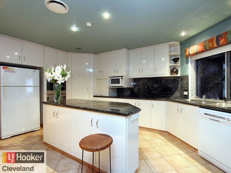 18 Little Shore Street, Raby Bay QLD 4163