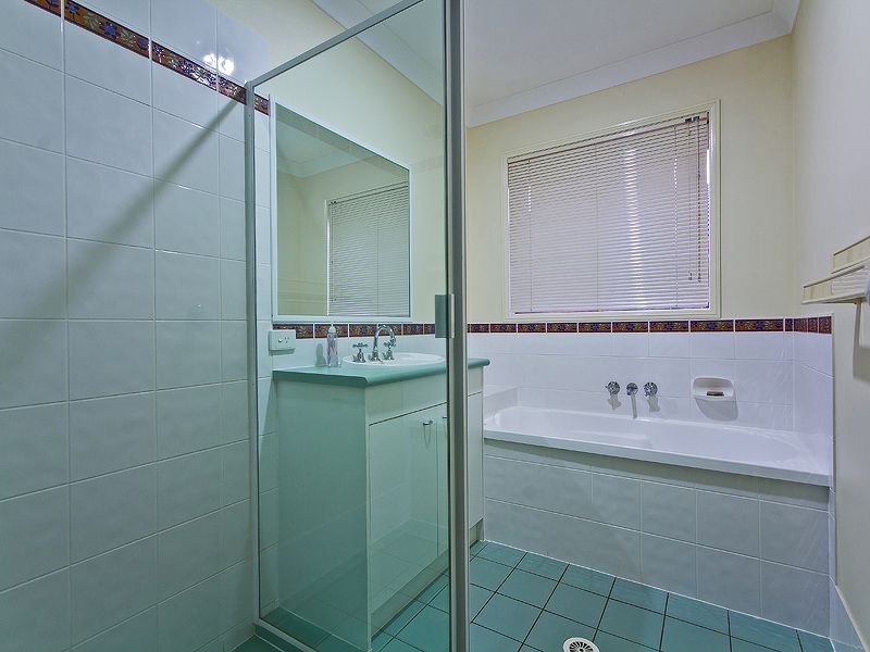 14 Gladebourne Crescent, Victoria Point QLD 4165