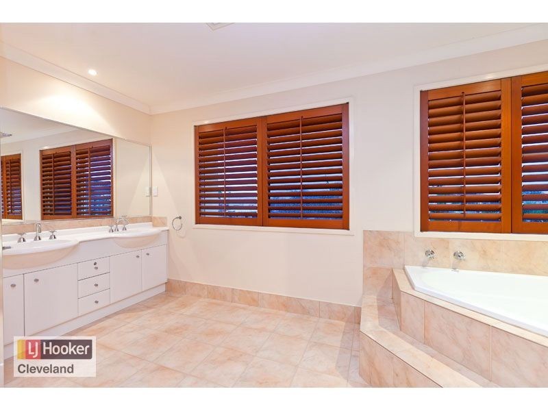 17 Sentinel Court, Raby Bay QLD 4163