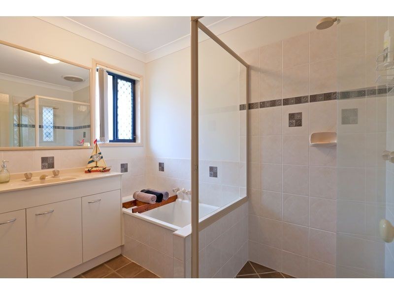 8 Hawkins Place, Thornlands QLD 4164