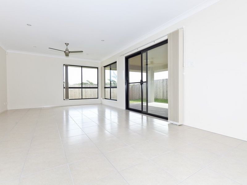 10 Lizard Place, Redland Bay QLD 4165