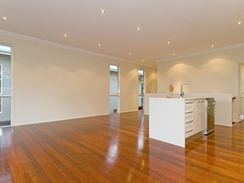 2/4 Russell Street, Cleveland QLD 4163