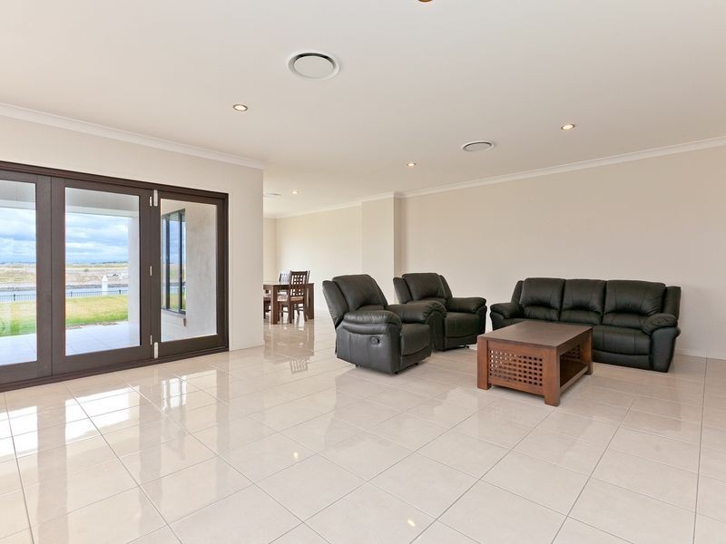 6 Sundown Place, Jacobs Well QLD 4208