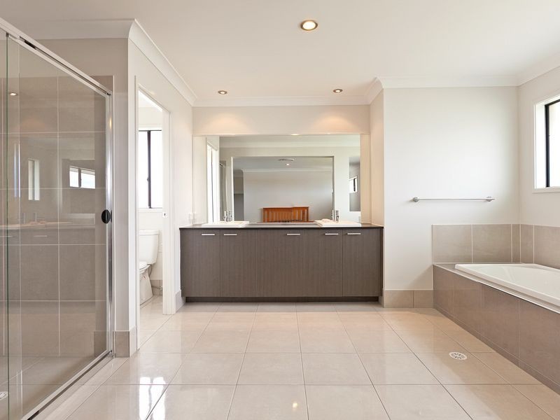 6 Sundown Place, Jacobs Well QLD 4208