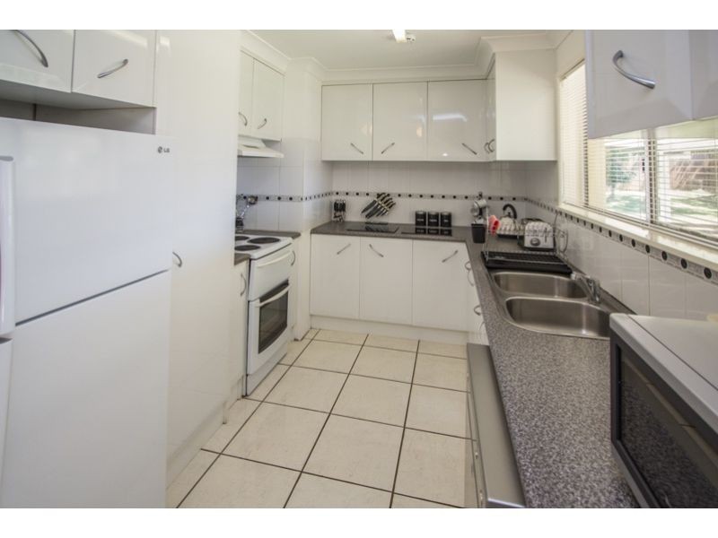 2 Sandpiper Street, Wellington Point QLD 4160