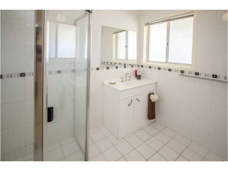 2 Sandpiper Street, Wellington Point QLD 4160