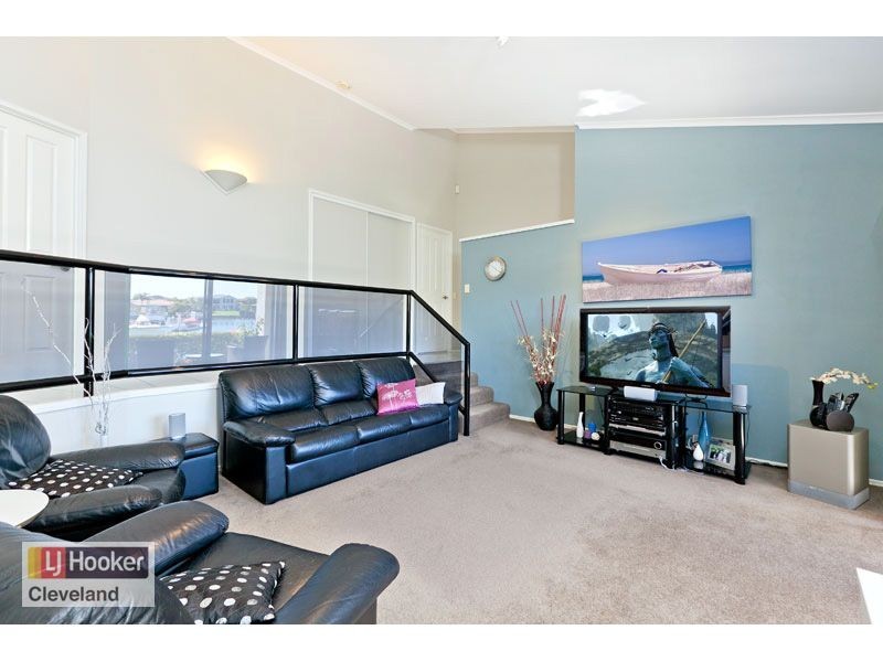 1 Kinsail Court, Raby Bay QLD 4163