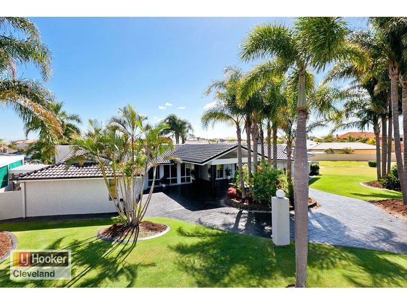 1 Kinsail Court, Raby Bay QLD 4163