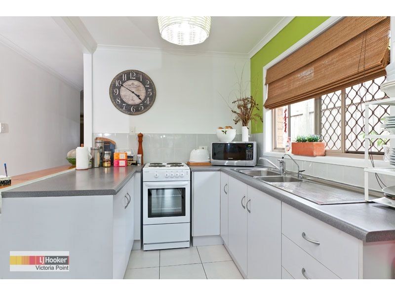 6 Heeler Crt, Redland Bay QLD 4165