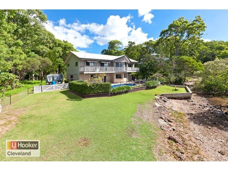 10 Boat Harbour Avenue, Macleay Island QLD 4184