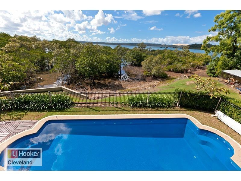10 Boat Harbour Avenue, Macleay Island QLD 4184