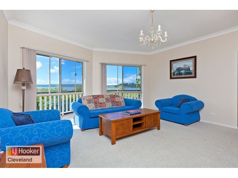 10 Boat Harbour Avenue, Macleay Island QLD 4184