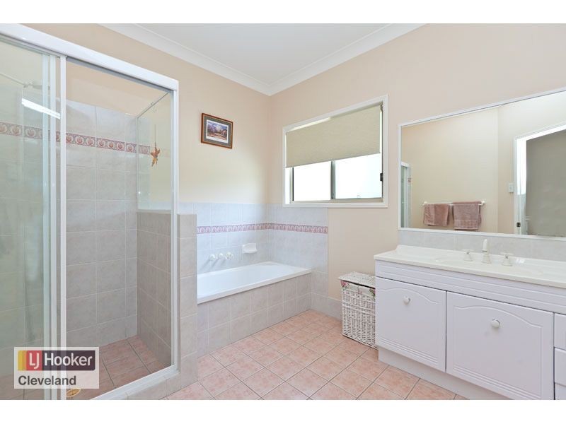 10 Boat Harbour Avenue, Macleay Island QLD 4184
