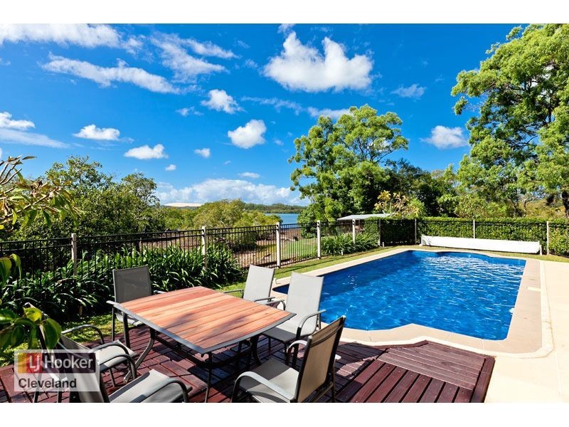 10 Boat Harbour Avenue, Macleay Island QLD 4184