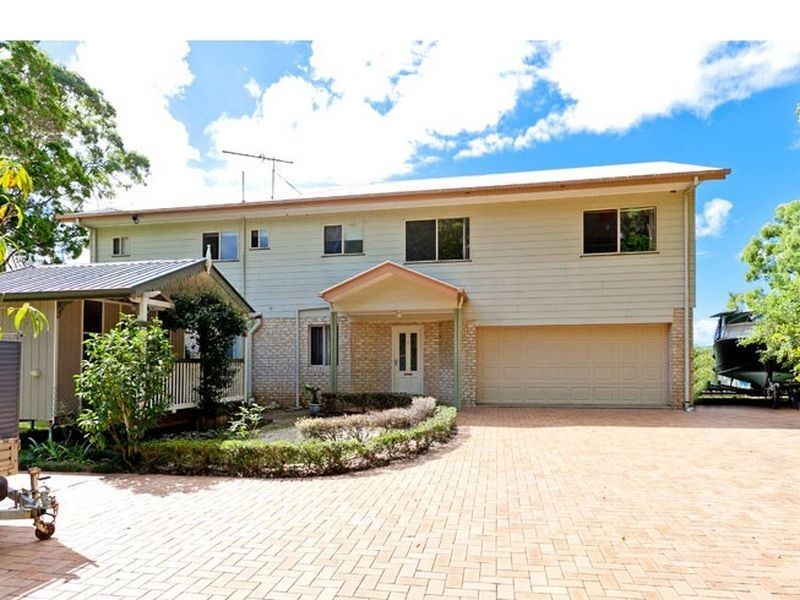 10 Boat Harbour Avenue, Macleay Island QLD 4184