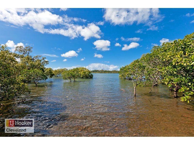 10 Boat Harbour Avenue, Macleay Island QLD 4184