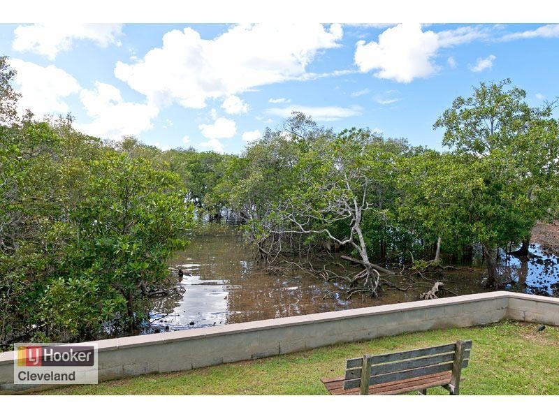 10 Boat Harbour Avenue, Macleay Island QLD 4184