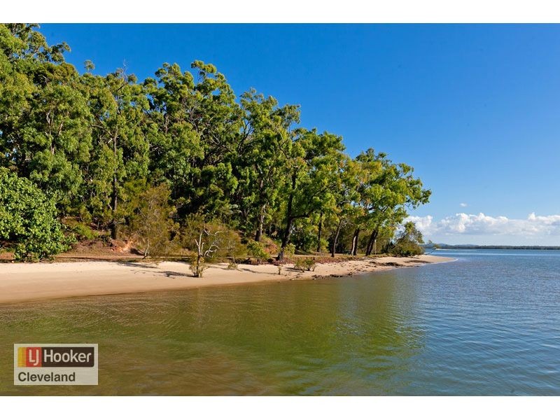 10 Boat Harbour Avenue, Macleay Island QLD 4184