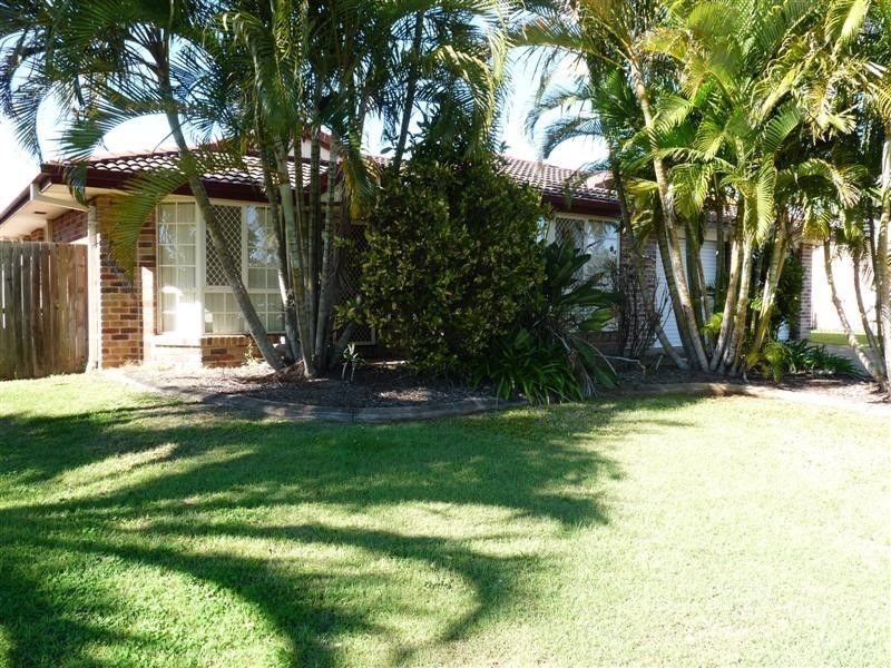 33 School Road, Victoria Point QLD 4165