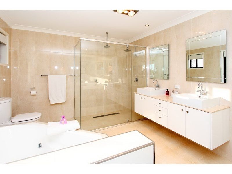 18 Bollard Court, Raby Bay QLD 4163