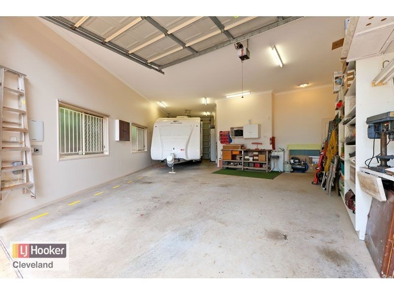 18 Lowe Circuit, Redland Bay QLD 4165