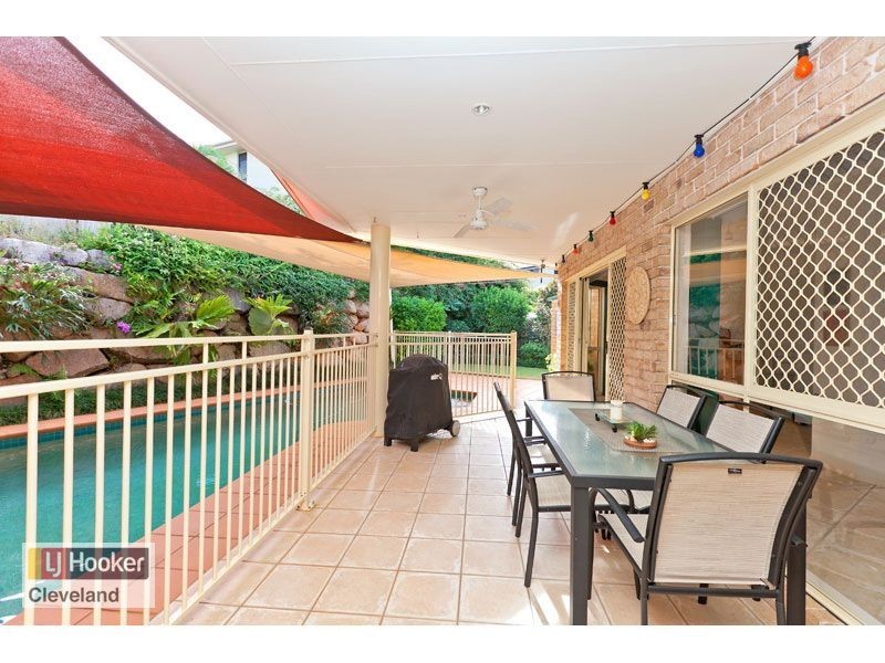 18 Lowe Circuit, Redland Bay QLD 4165