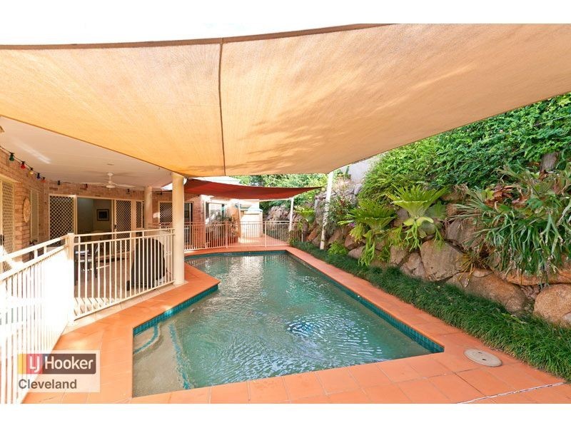 18 Lowe Circuit, Redland Bay QLD 4165