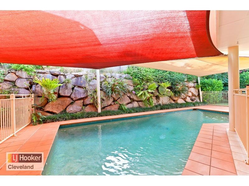 18 Lowe Circuit, Redland Bay QLD 4165
