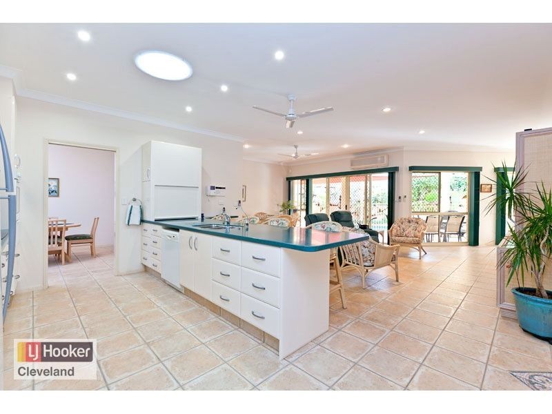 18 Lowe Circuit, Redland Bay QLD 4165