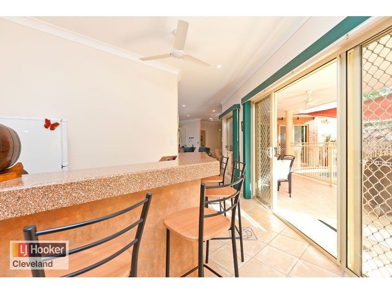 18 Lowe Circuit, Redland Bay QLD 4165