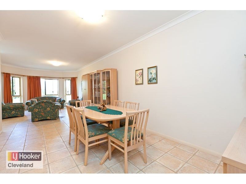 18 Lowe Circuit, Redland Bay QLD 4165